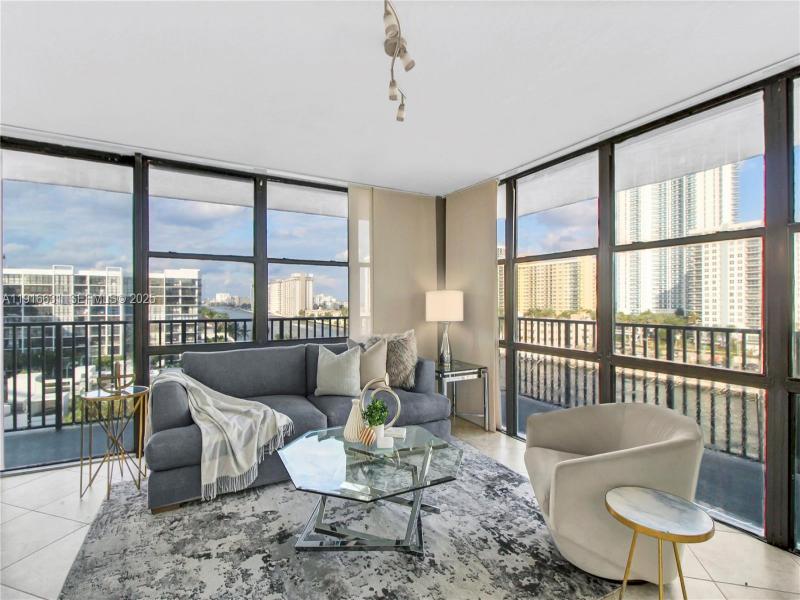 Condo for sale at Oceanview Park 821
