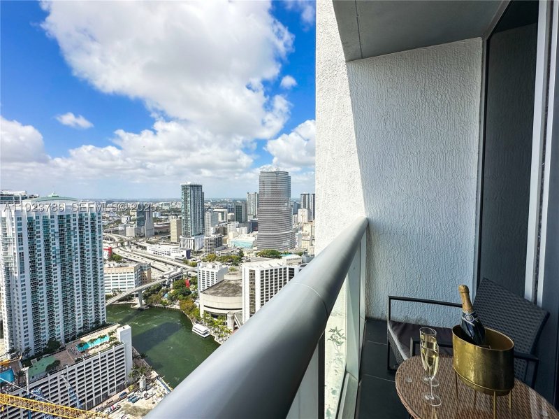 Condo for sale at Icon Brickell Viceroy 4405