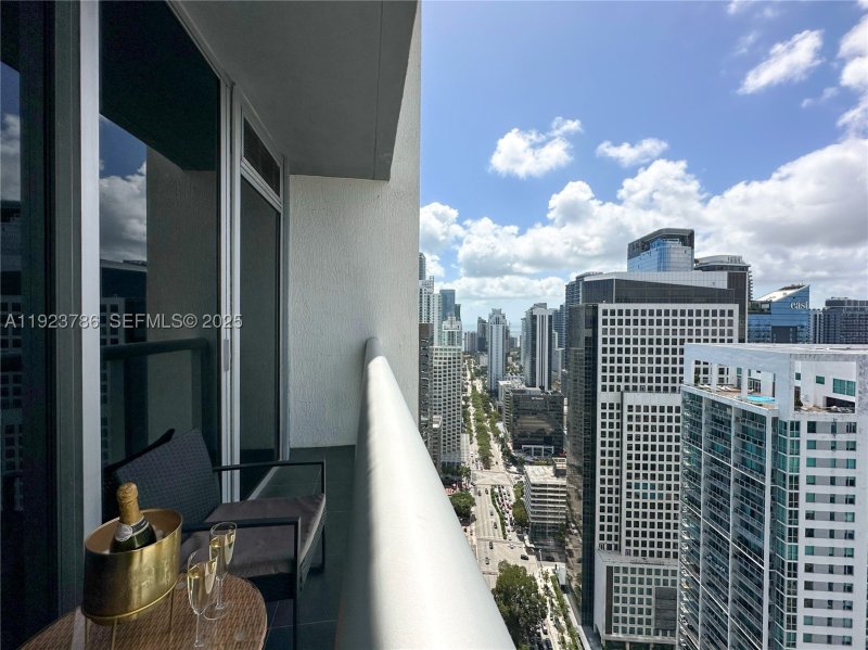 Condo for sale at Icon Brickell Viceroy 4405