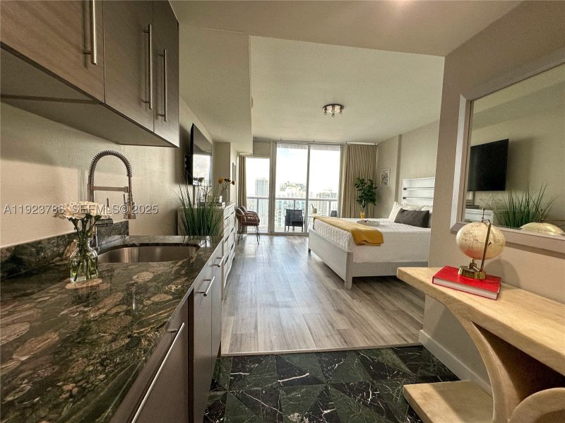 Condo for sale at Icon Brickell Viceroy 4405