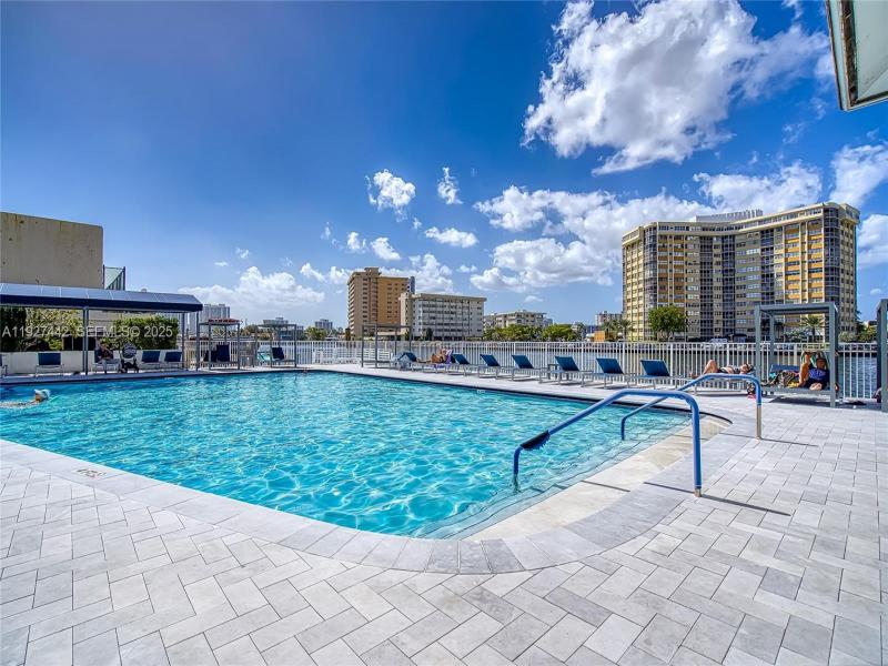 Condo for sale at Plaza Towers South 1405