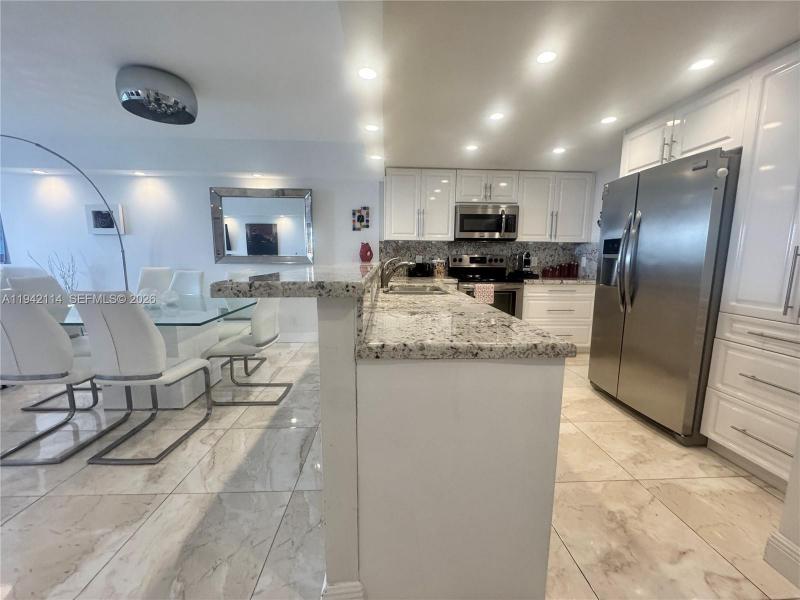 Apartment for rent at Hallmark of Hollywood 519