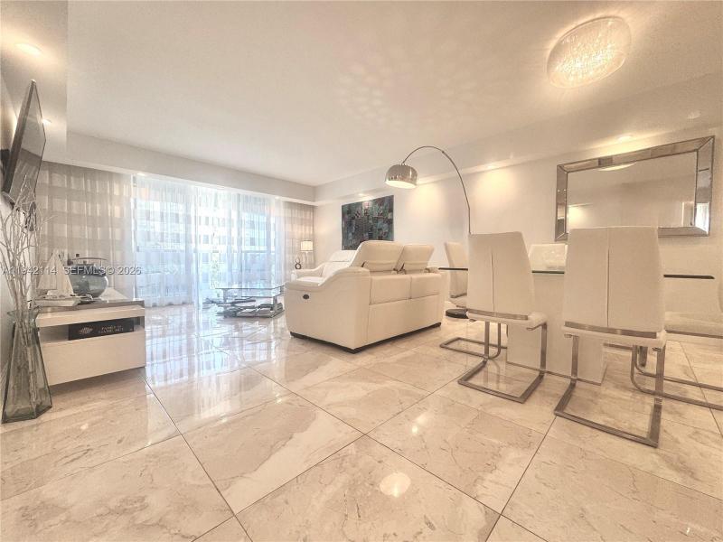 Apartment for rent at Hallmark of Hollywood 519