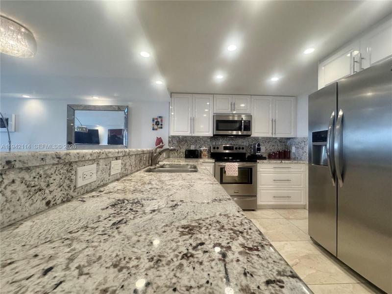 Apartment for rent at Hallmark of Hollywood 519