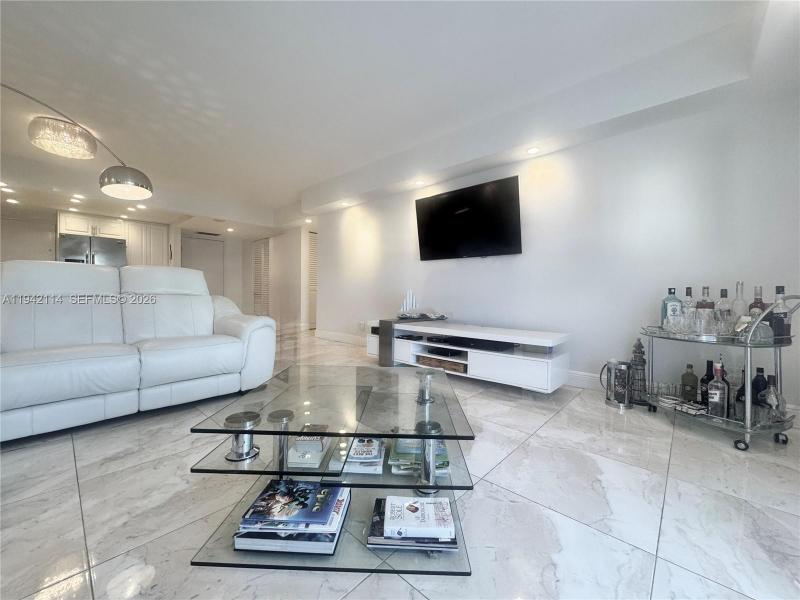 Apartment for rent at Hallmark of Hollywood 519
