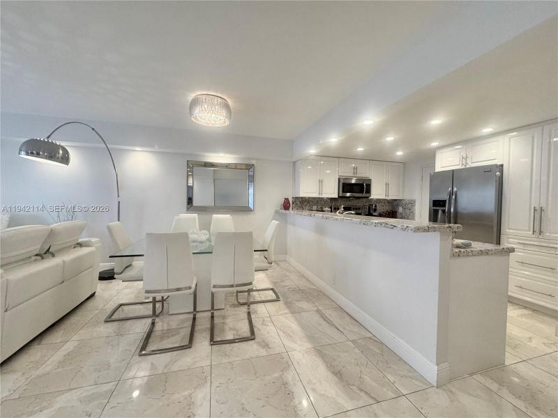 Apartment for rent at Hallmark of Hollywood 519