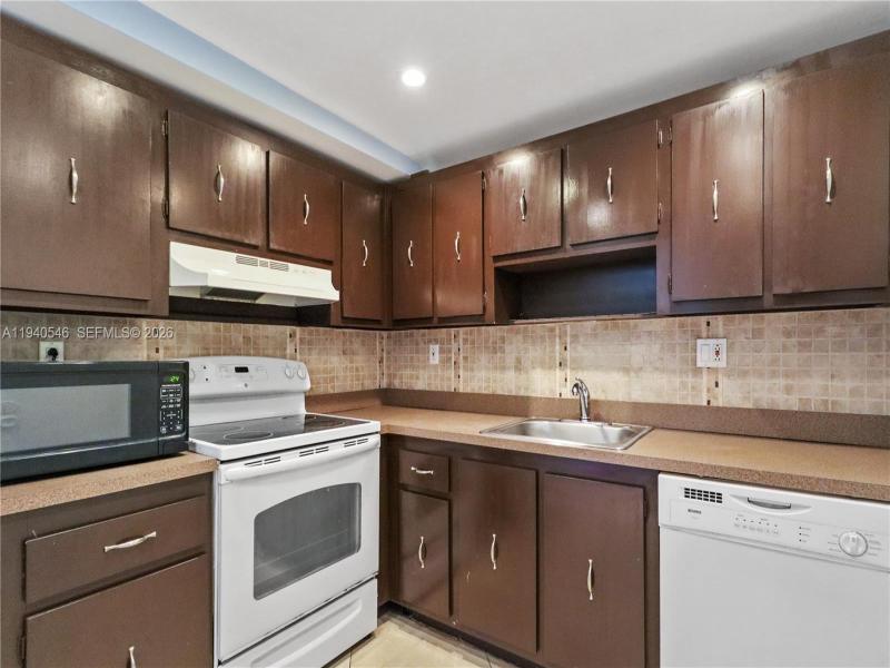 Apartment for rent at Olympus Towers 519