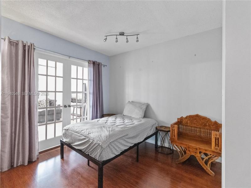 Apartment for rent at Olympus Towers 519