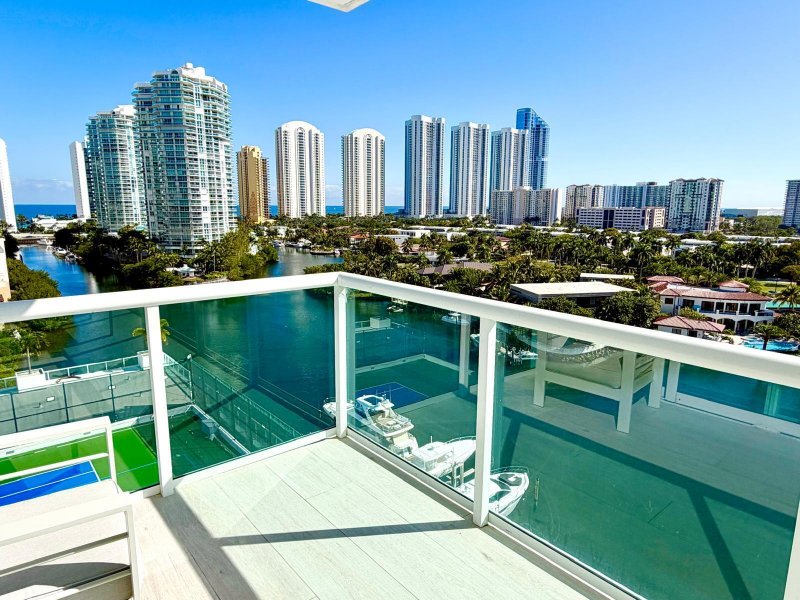 Condo for sale at 400 Sunny Isles 1022