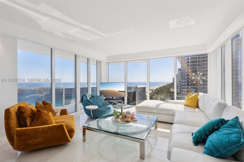Condo for sale at Harbour House 1110