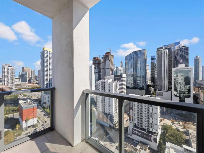 Condo for sale at Smart Brickell Residences 2304