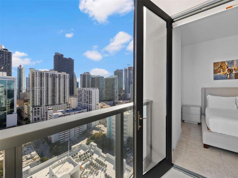 Condo for sale at Smart Brickell Residences 2304