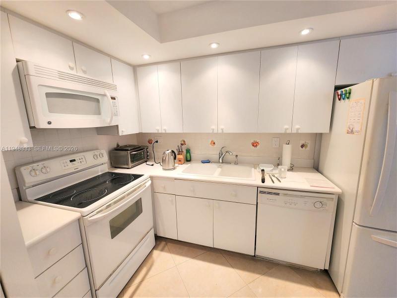 Apartment for rent at Winston Towers 1607