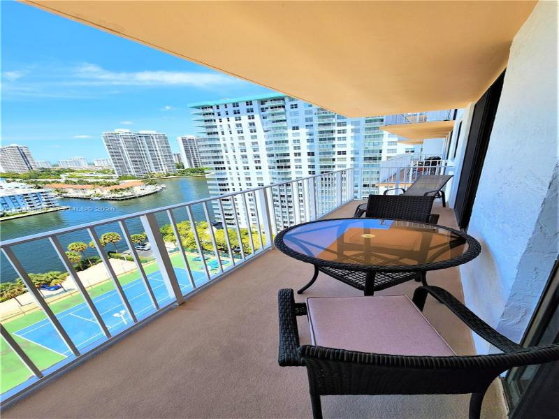 Apartment for rent at Winston Towers 1607