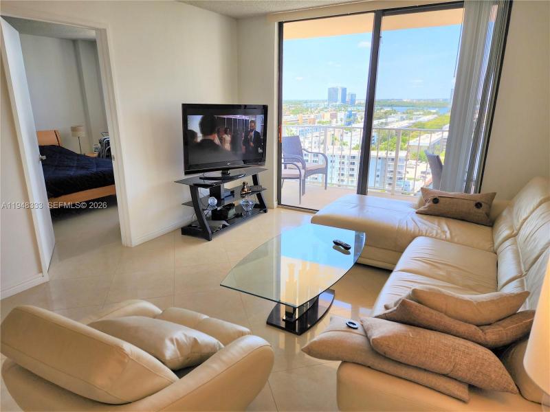 Apartment for rent at Winston Towers 1607