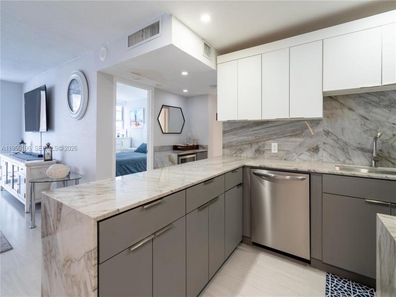 Comprar apartamento en Arlen Beach 1417