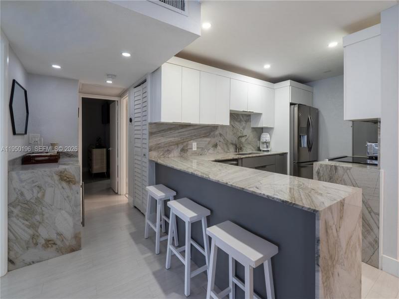 Comprar apartamento en Arlen Beach 1417