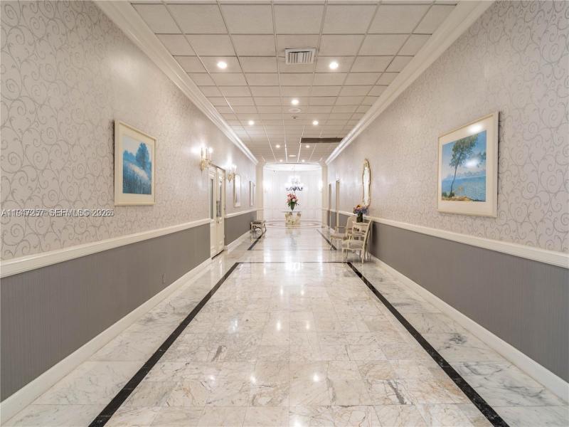 Condo for sale at Hallmark of Hollywood 419
