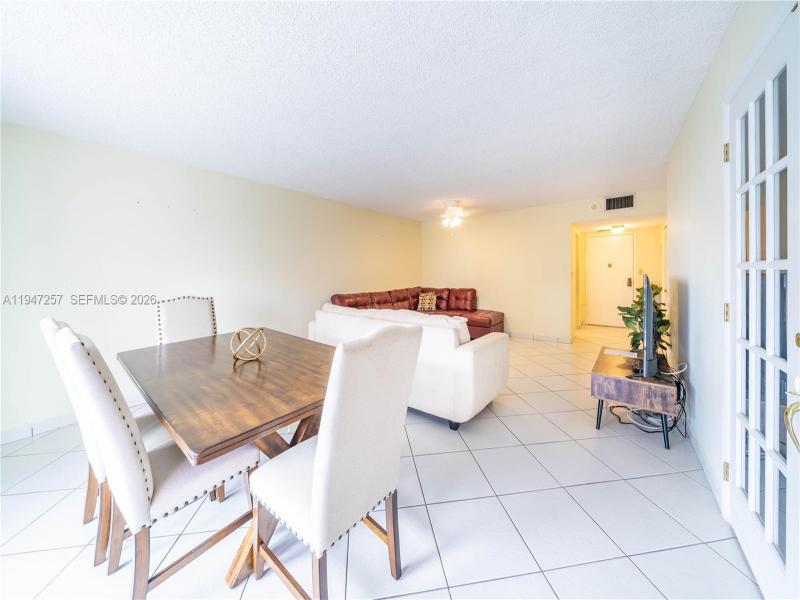 Condo for sale at Hallmark of Hollywood 419