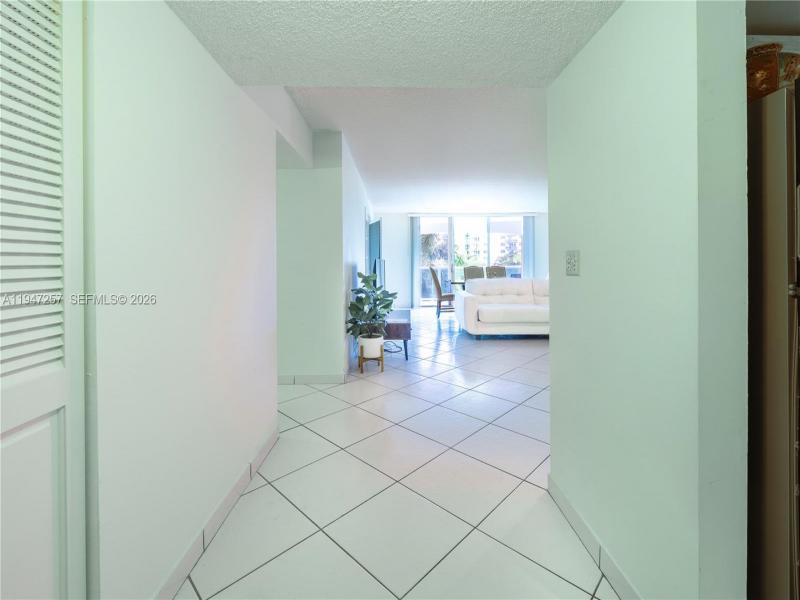 Condo for sale at Hallmark of Hollywood 419