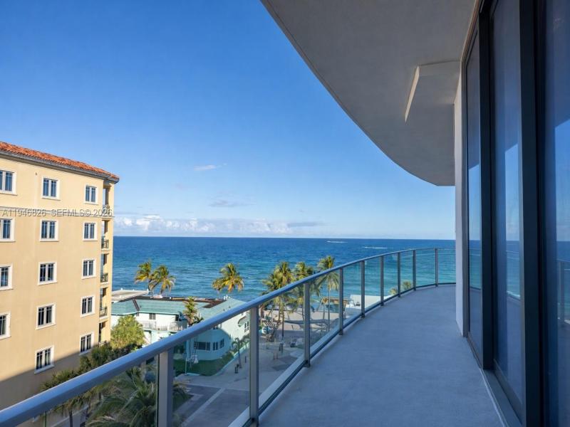 Eturna Beachside Residences Apt #506