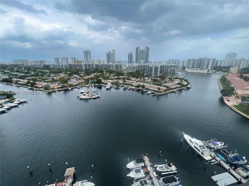 Condo for sale at Anchor Bay Club 417
