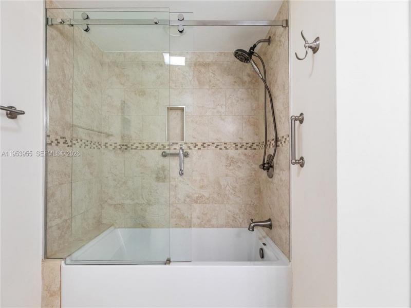 Condo for sale at Anchor Bay Club 417