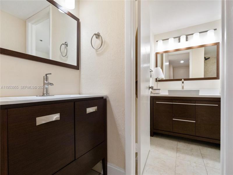 Condo for sale at Anchor Bay Club 417