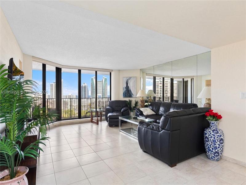 Condo for sale at Anchor Bay Club 417