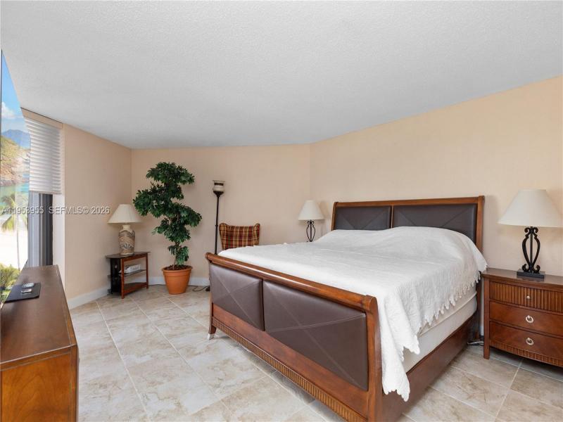 Condo for sale at Anchor Bay Club 417