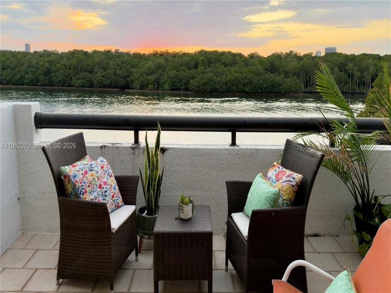 Comprar apartamento en Poinciana Island 1620