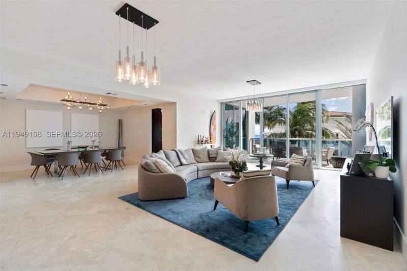 Condo for sale at Bath Club 606