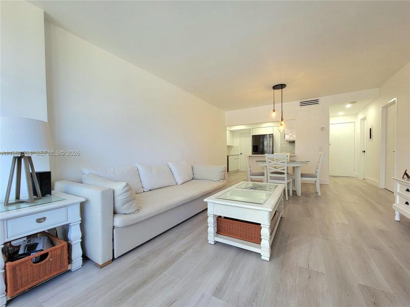 Condo for sale at Alexander Towers 218