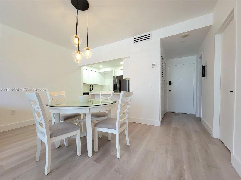 Condo for sale at Alexander Towers 218