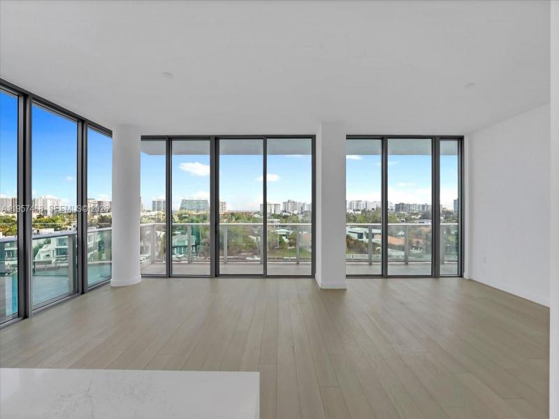 Comprar apartamento no La Baia South LPH_711