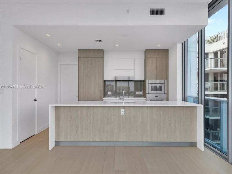 Comprar apartamento no La Baia South LPH_711