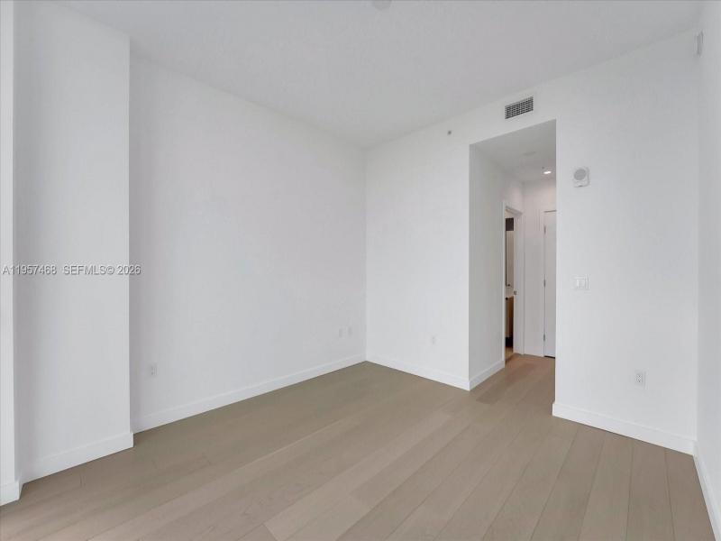 Comprar apartamento no La Baia South LPH_711