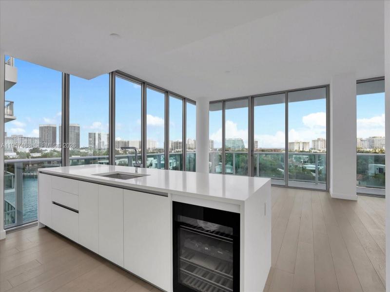 Comprar apartamento no La Baia South LPH_711