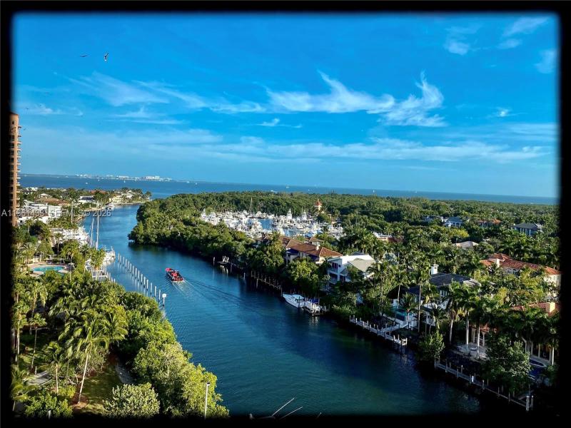 Comprar apartamento en Gables Waterway Towers PH25