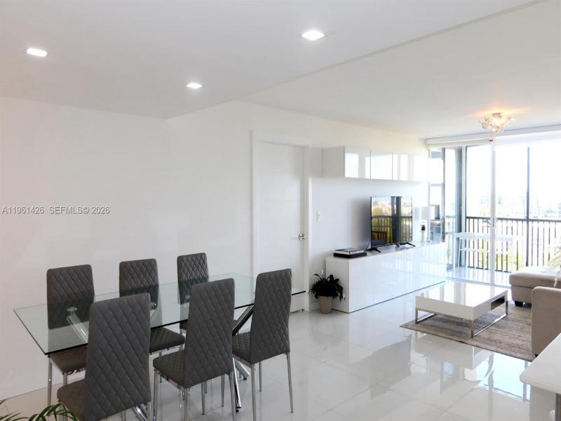 Comprar apartamento no Coronado I 1422