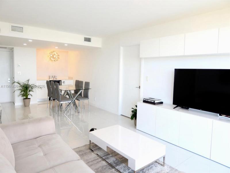 Comprar apartamento no Coronado I 1422