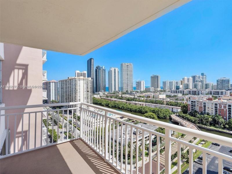 Comprar apartamento en Winston Towers 1715