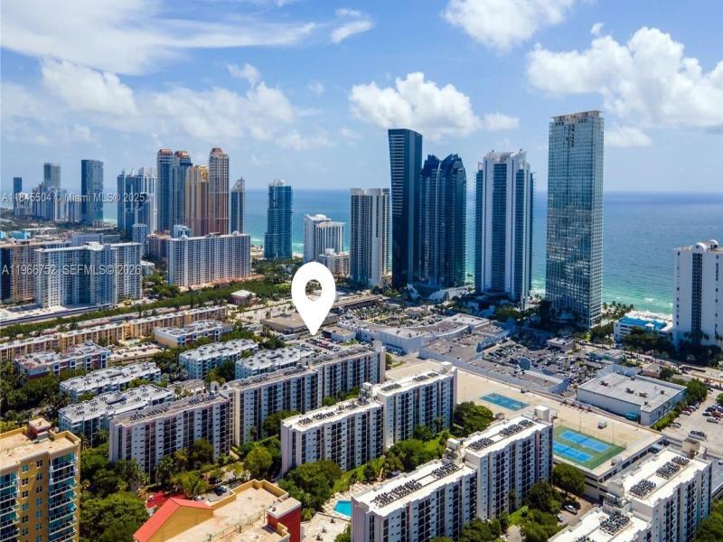 Condo for sale at Plaza of the Americas 324