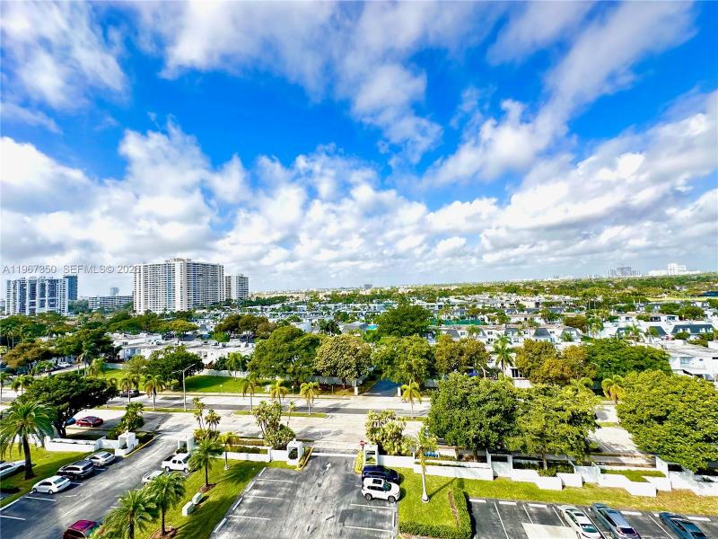 Apartment for rent at Oceanview Park 1007