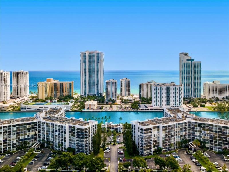 Apartment for rent at Oceanview Park 1007