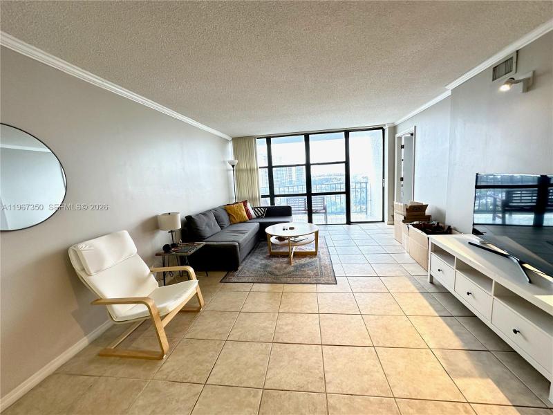Apartment for rent at Oceanview Park 1007
