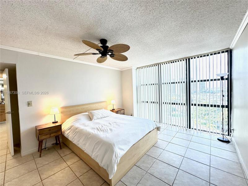 Apartment for rent at Oceanview Park 1007