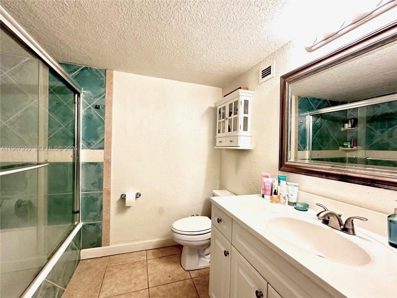 Apartment for rent at Oceanview Park 1007