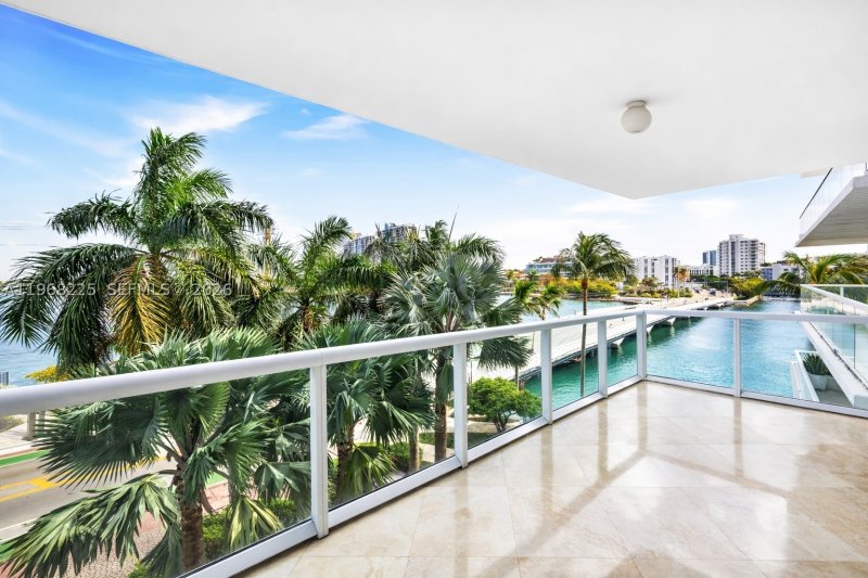 Grand Venetian Apt #403