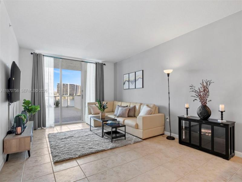 Comprar apartamento en Marina Bay Club 308